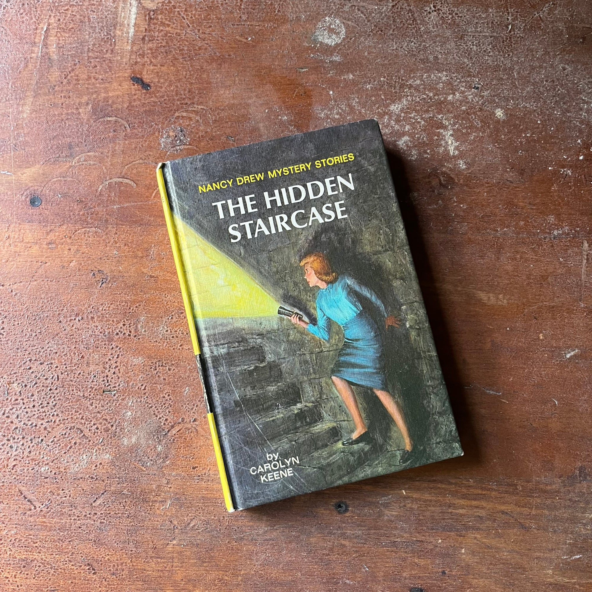vintage children's chapter book, vintage adventure story for girls - The Hidden Staircase by Carolyn Keene-#2 Nancy Drew Mystery Stories - view of the front cover