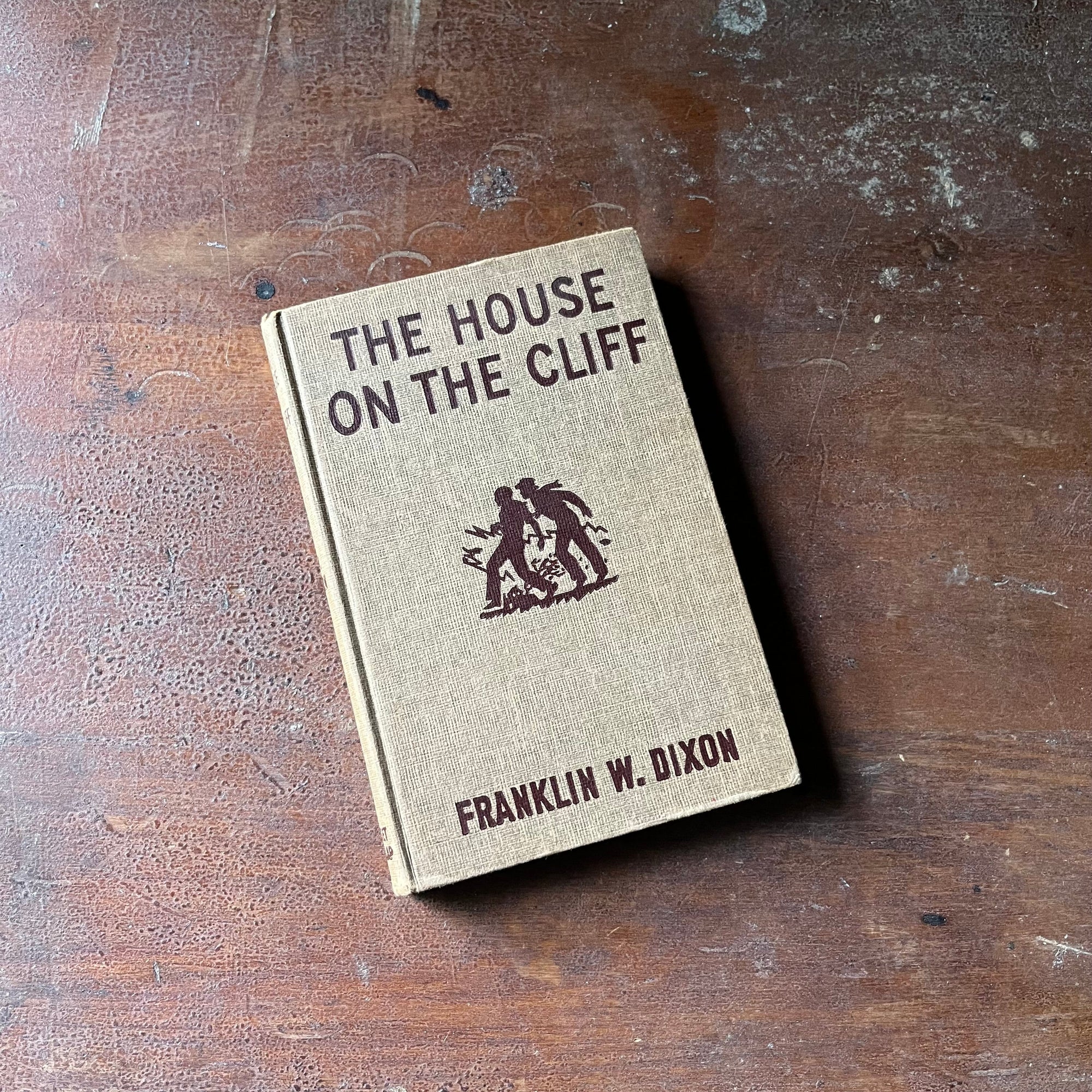 vintage children's chapter book, vintage adventure book for boys, homeschool library - The Hardy Boys Mysteries Book #2:  The House on the Cliff written by Franklin W. Dixon - view of the front cover