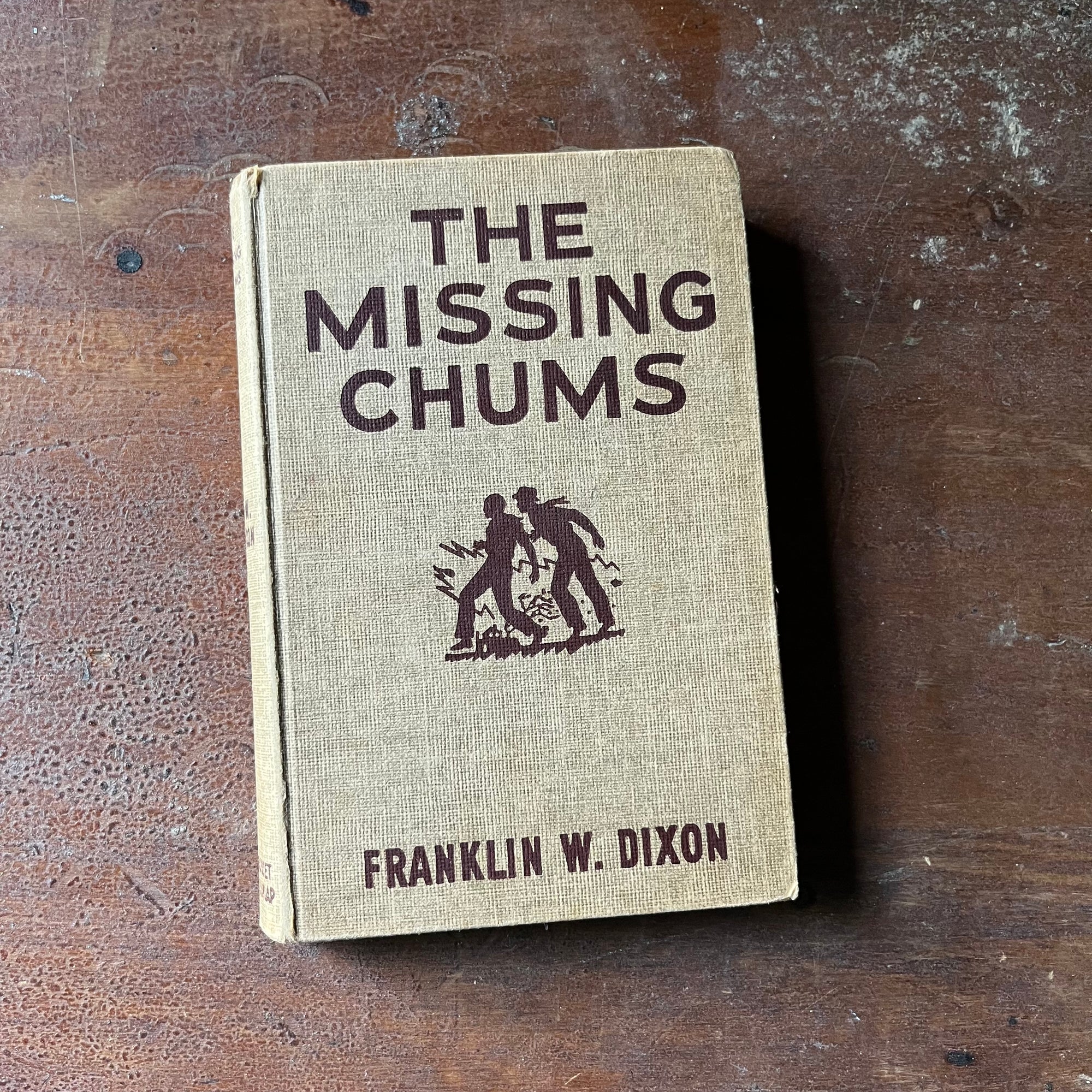 vintage children's chapter book, vintage adventure book for boys, The Hardy Boys Mystery Book - The Missing Chums #4 written by Franklin W. Dixon - view of the front cover