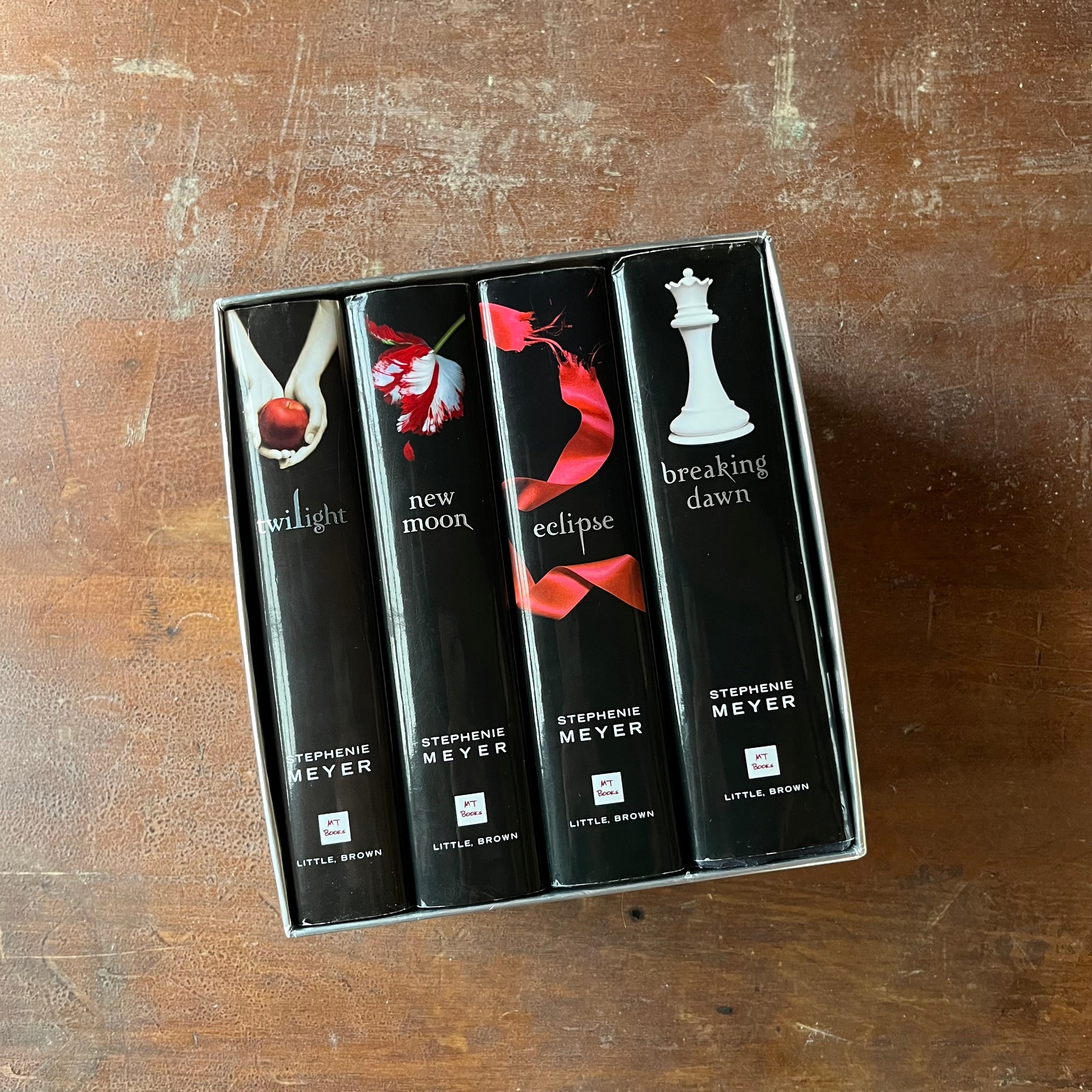 Twilight Books Box Set by Stephenie Meyer-fantasy romance book set-view of the spines