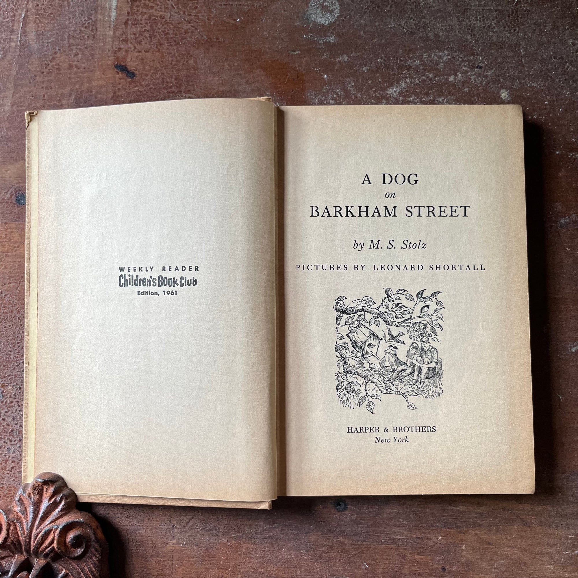 vintage children's chapter book, Weekly Reader Children's Book Club Edition, A Dog on Barkham Street by Mary S. Stolz with illustrations by Leonard Shortall 1961 Edition - view of the title page