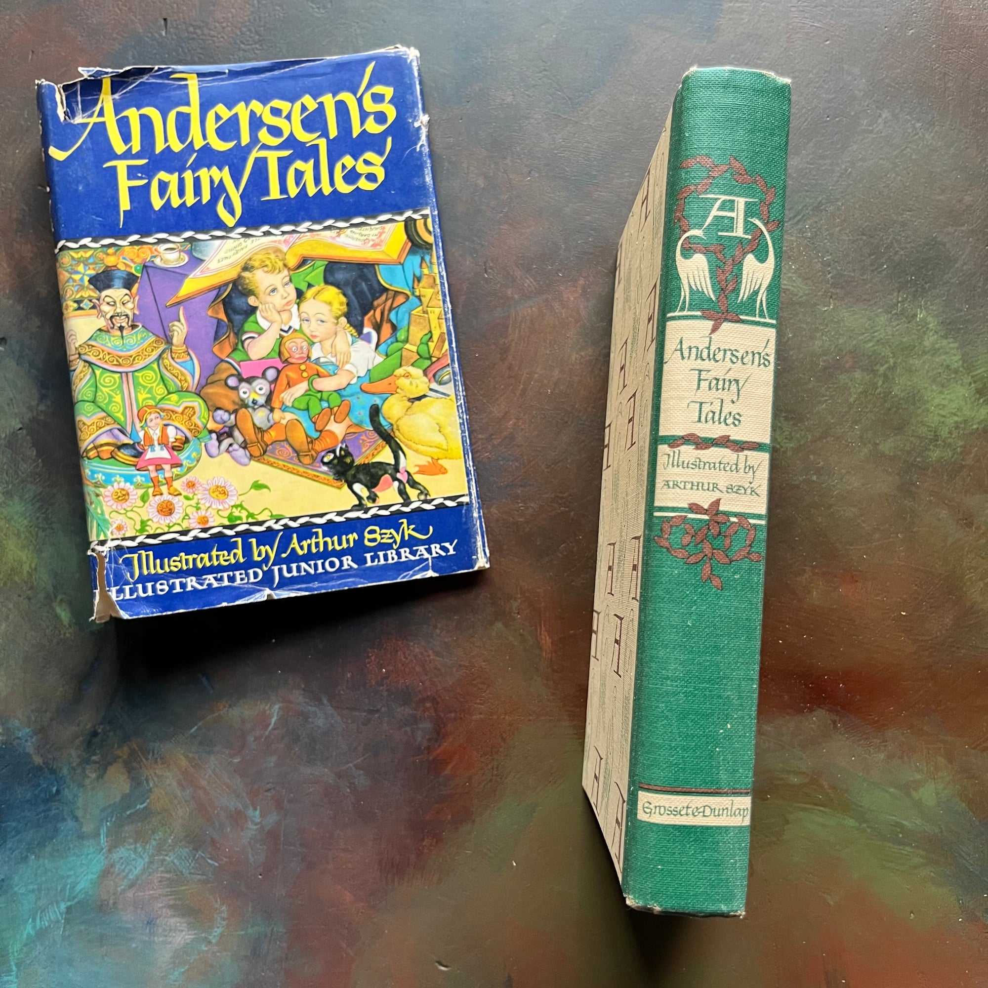 Andersen's Fairy Tales-vintage children's fairy tales & classics-Illustrated Junior Deluxe Editions-view of the spine with the A and birds design
