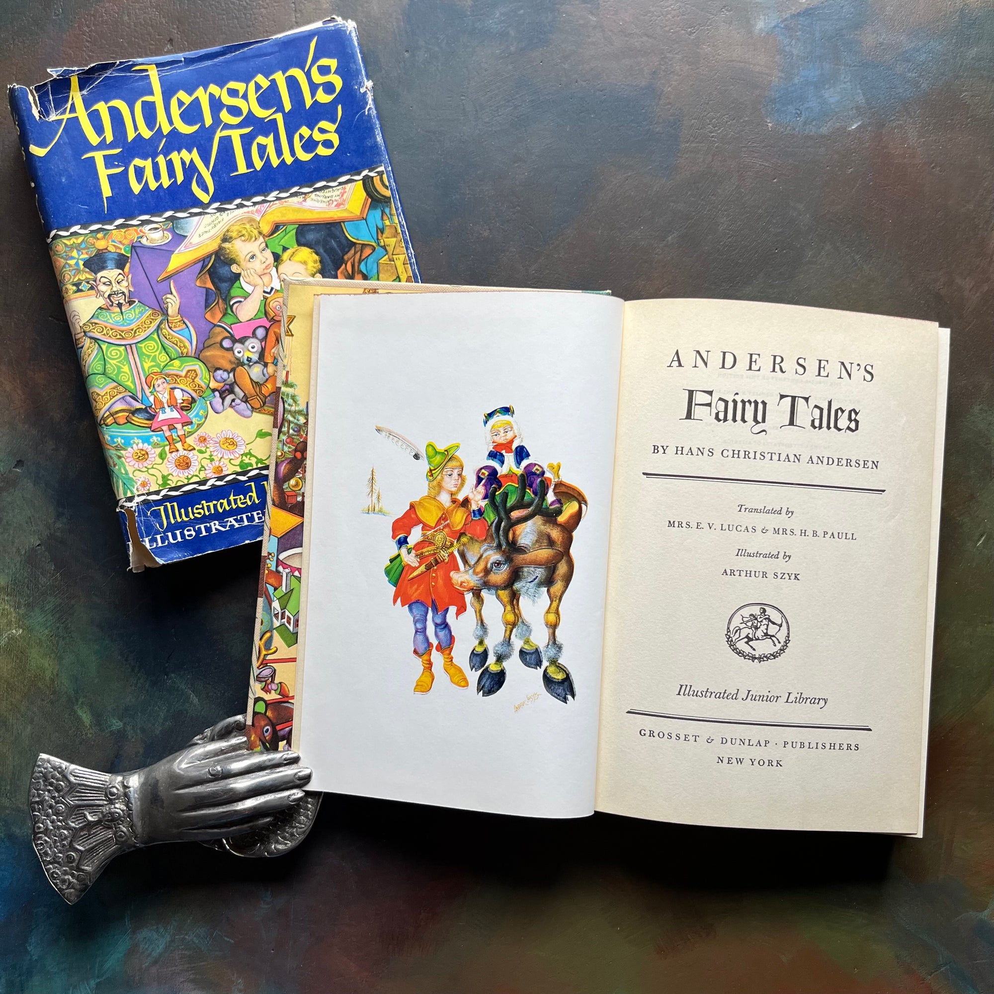 Andersen's Fairy Tales-vintage children's fairy tales & classics-Illustrated Junior Deluxe Editions-view of the title page and frontispiece