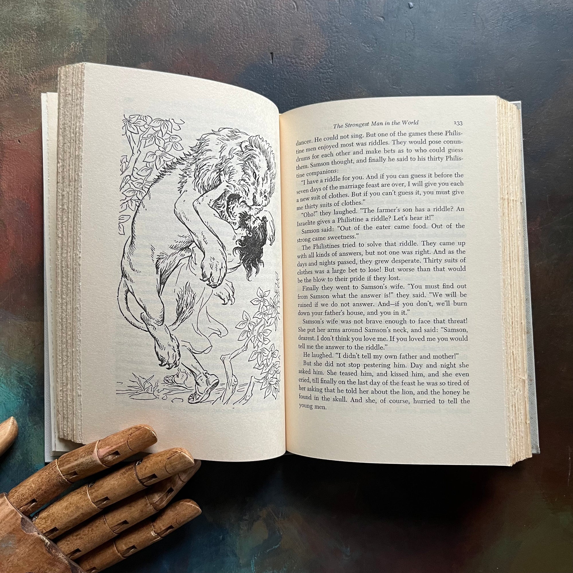 Bible Stories for Young Readers Adapted by April Oursler Armstrong-Junior Deluxe Editions Book Club Book-vintage Bible Stories for Children-view of the illustrations