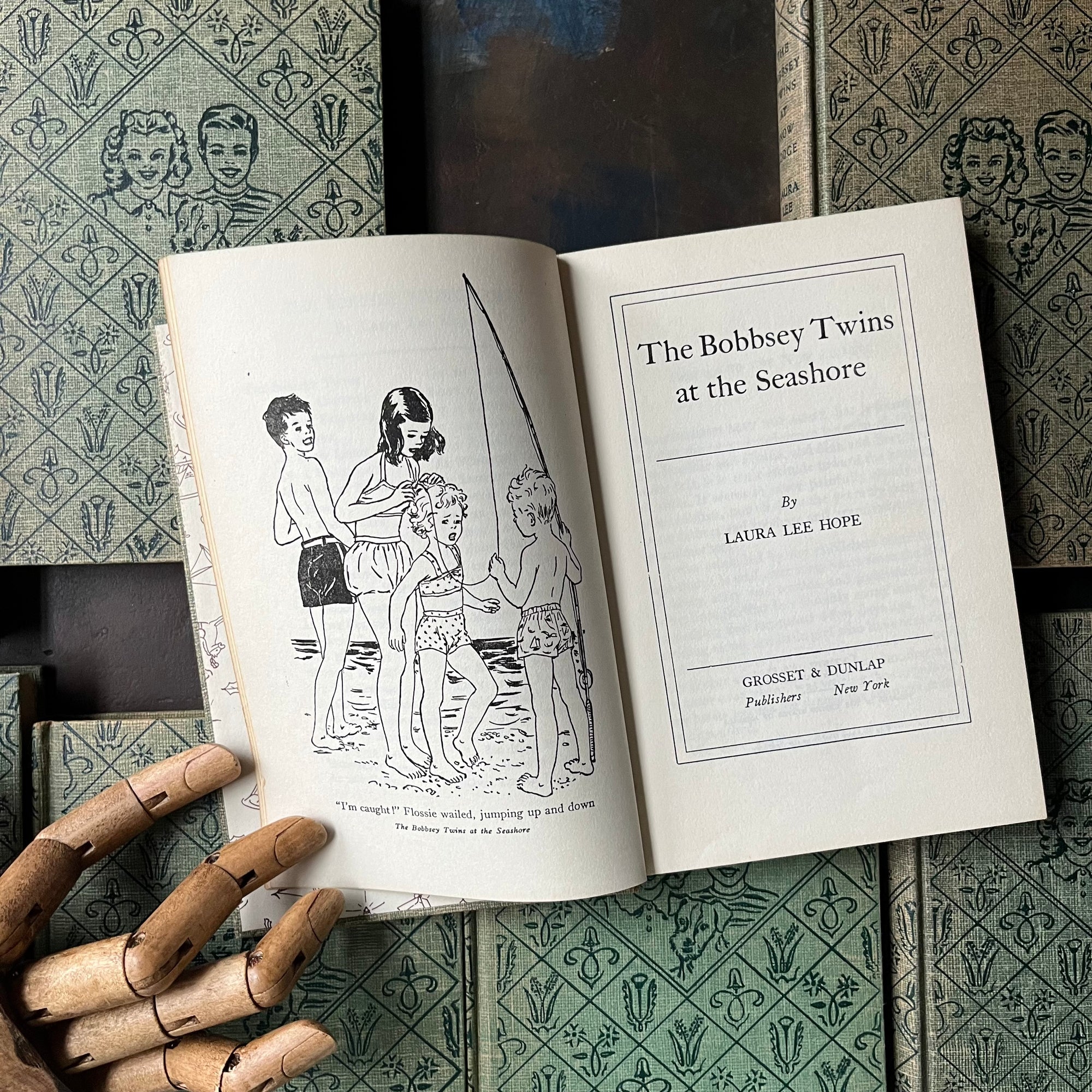 Bobbsey Twins 10 Book Set with Dust Jackets-Laura Lee Hope-vintage mystery books for young readers-vintage children's chapter books-view of the title page & frontispiece
