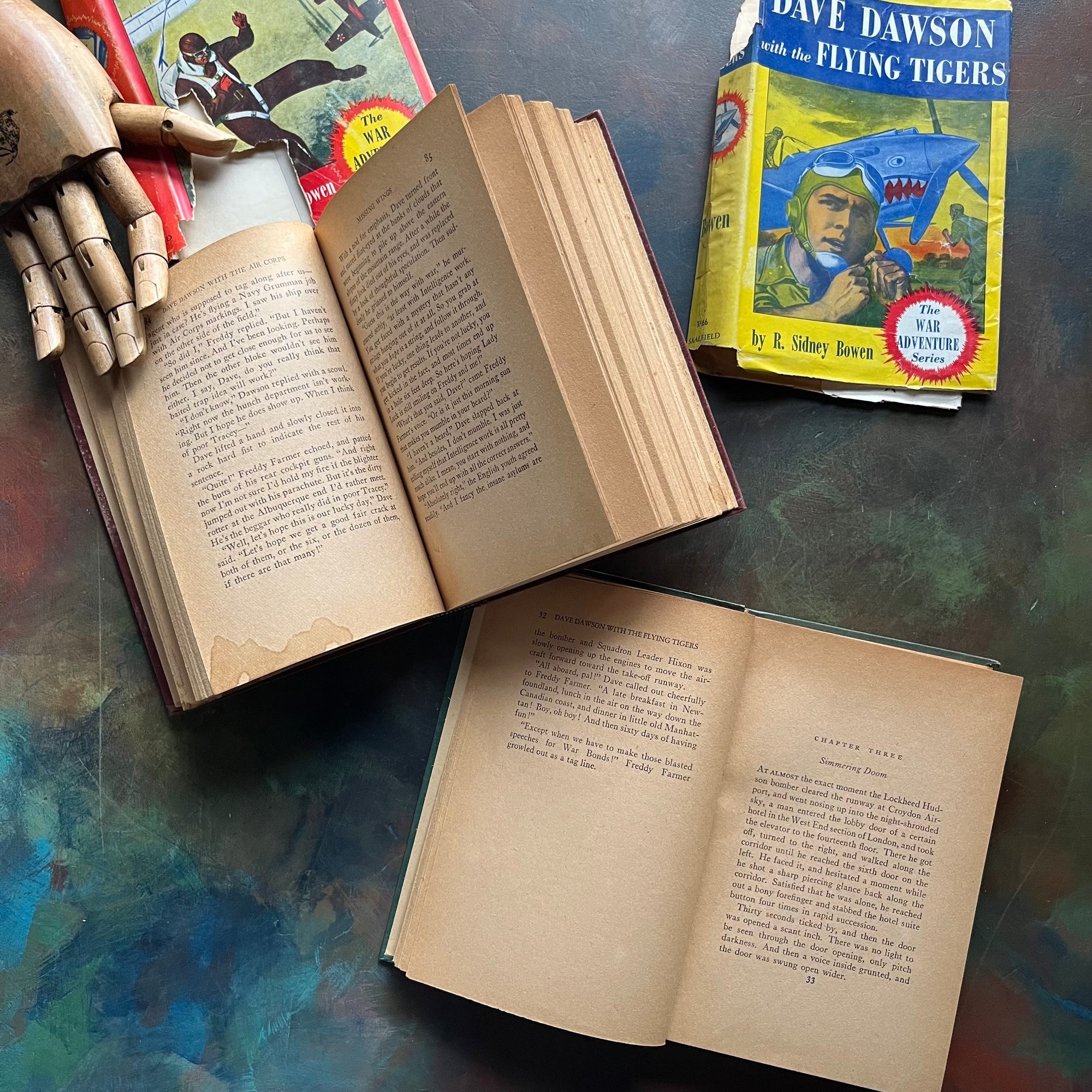 Dave Dawson The War Adventure Books-Dave Dawson with the Flying Tigers-Dave Dawson with the Air Corps-R. Sidney Bowen-antique adventure books for boys-view of the inside content