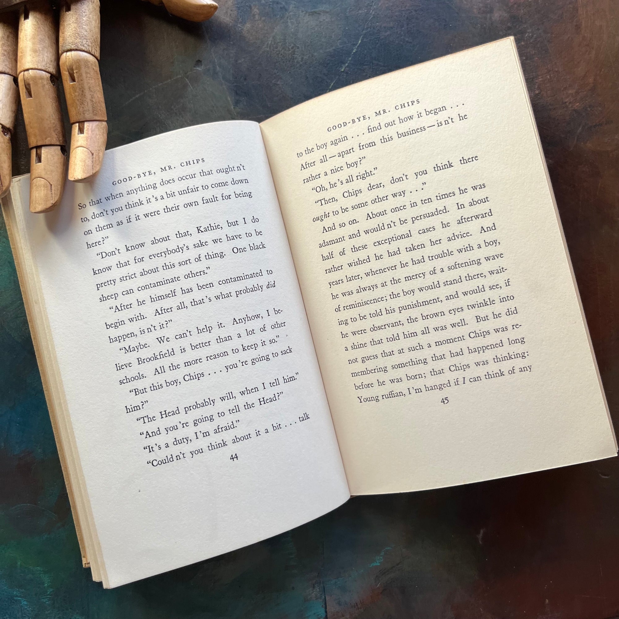 Good-Bye Mr. Chips written by James Hilton-Classic British Literature-vintage novella-heartwarming, wholesome story-view of the inside content