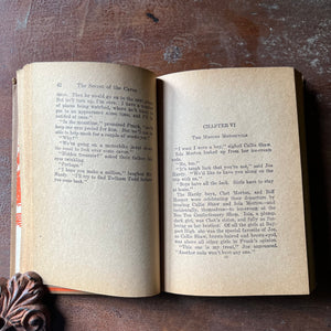 vintage children's chapter book, vintage adventure book for boys, homeschool library, The Hardy Boys Mystery Book - #7  The Hardy Boys and the Secret of the Caves written by Franklin W. Dixon - view of the content