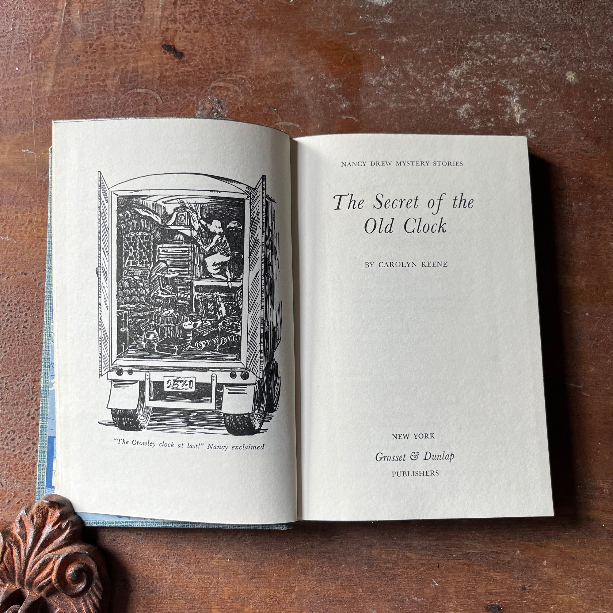 vintage children's chapter book, vintage adventure story for girls - The Nancy Drew Mystery Stories #1 The Secret of the Old Clock - Tweed Cover - written by Carolyn Keene - view of the title page
