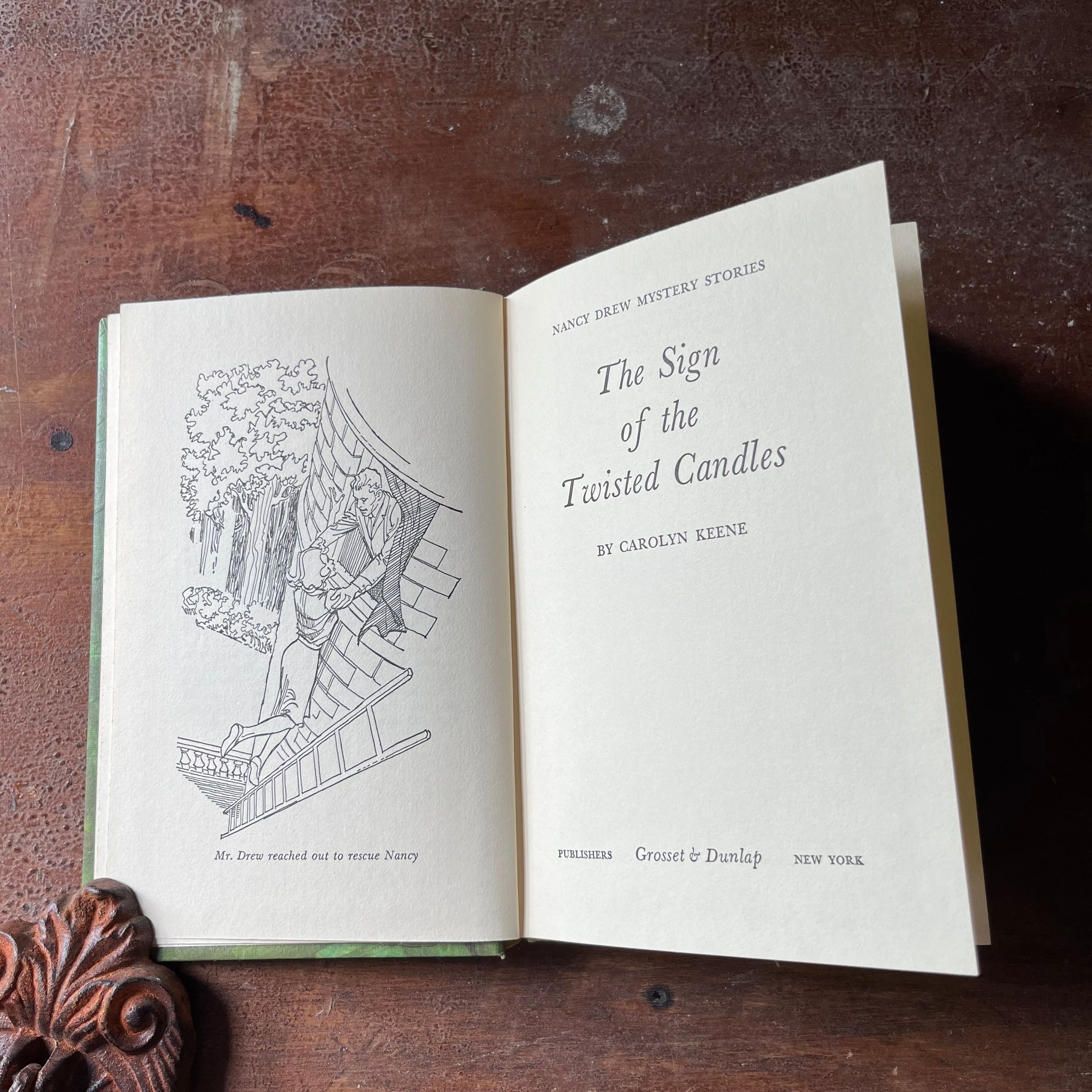 vintage children's chapter book, vintage adventure book for girls, Nancy Drew Mystery Stories - #9 The Sign of the Twisted Candles written by Carolyn Keene - view of the title page