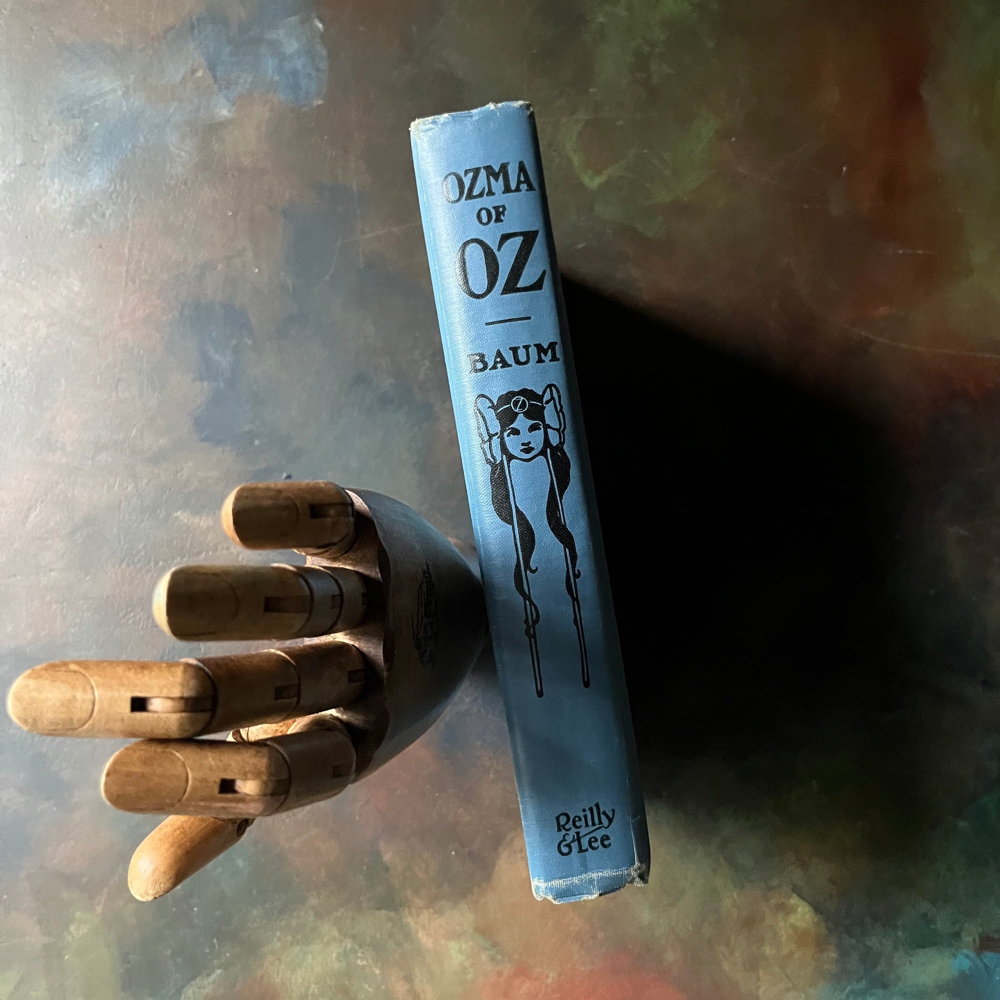 Ozma of Oz-L. Frank Baum-Wizard of Oz Book Series-vintage children's chapter book-vintage children's fiction-view of the spine