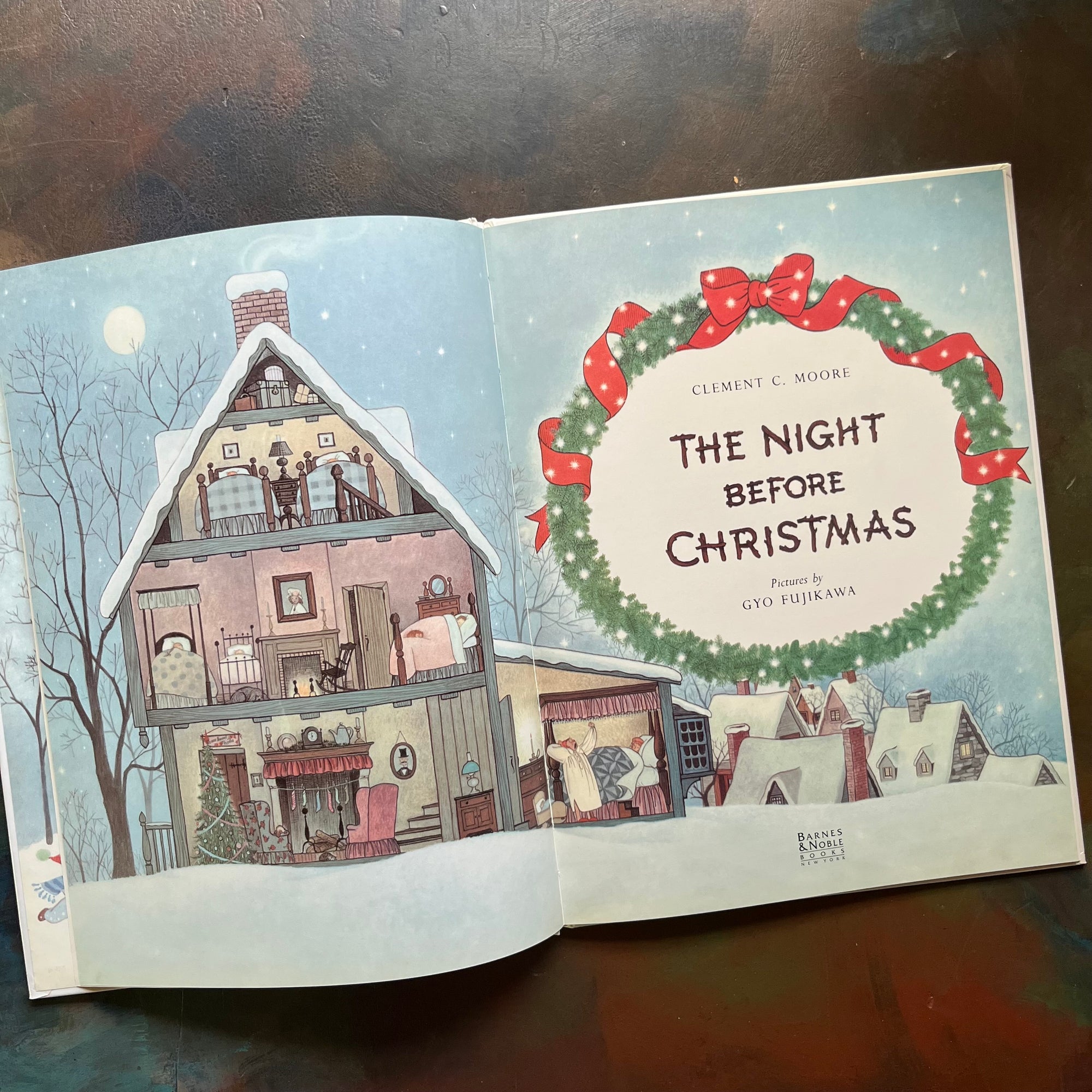 The Night Before Christmas by Clement C. Moore - Pictures by Gyo Fujikawa