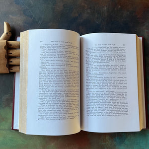 The Man in the Iron Mask by Alexandre Dumas-Trident Press International Leatherbound Collectible Edition-classic literature-gift book-view of the inside content