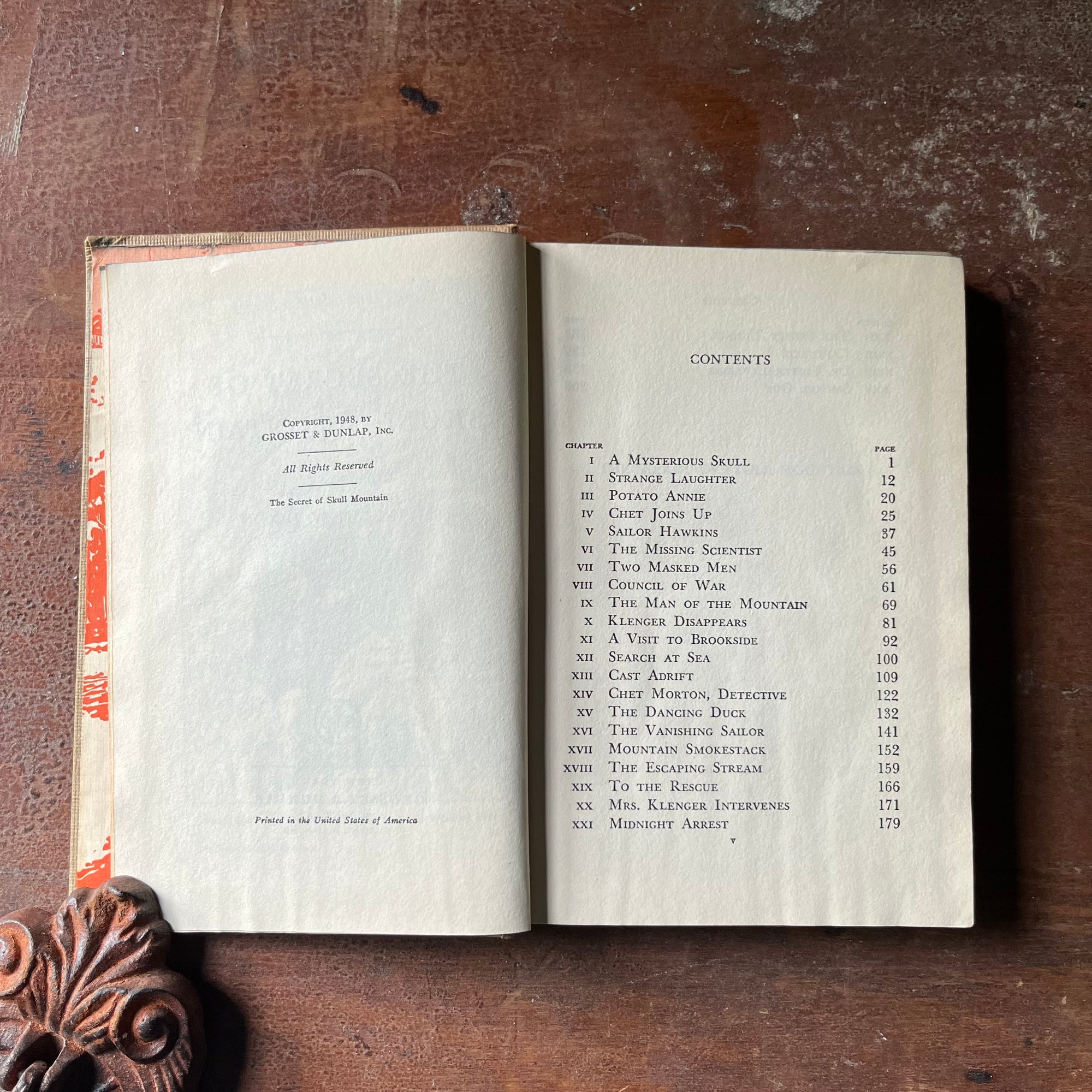 vintage children's chapter book, vintage adventure book for boys, Hardy Boys Mystery - The Secret of Skull Mountain #27 - view of the copyright & contents pages