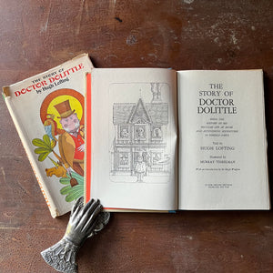 vintage children's chapter book, Junior Deluxe Editions Book - The Story of Doctor Dolittle written by Hugh Lofting with illustrations by Murray Tinkelman - view of the title page