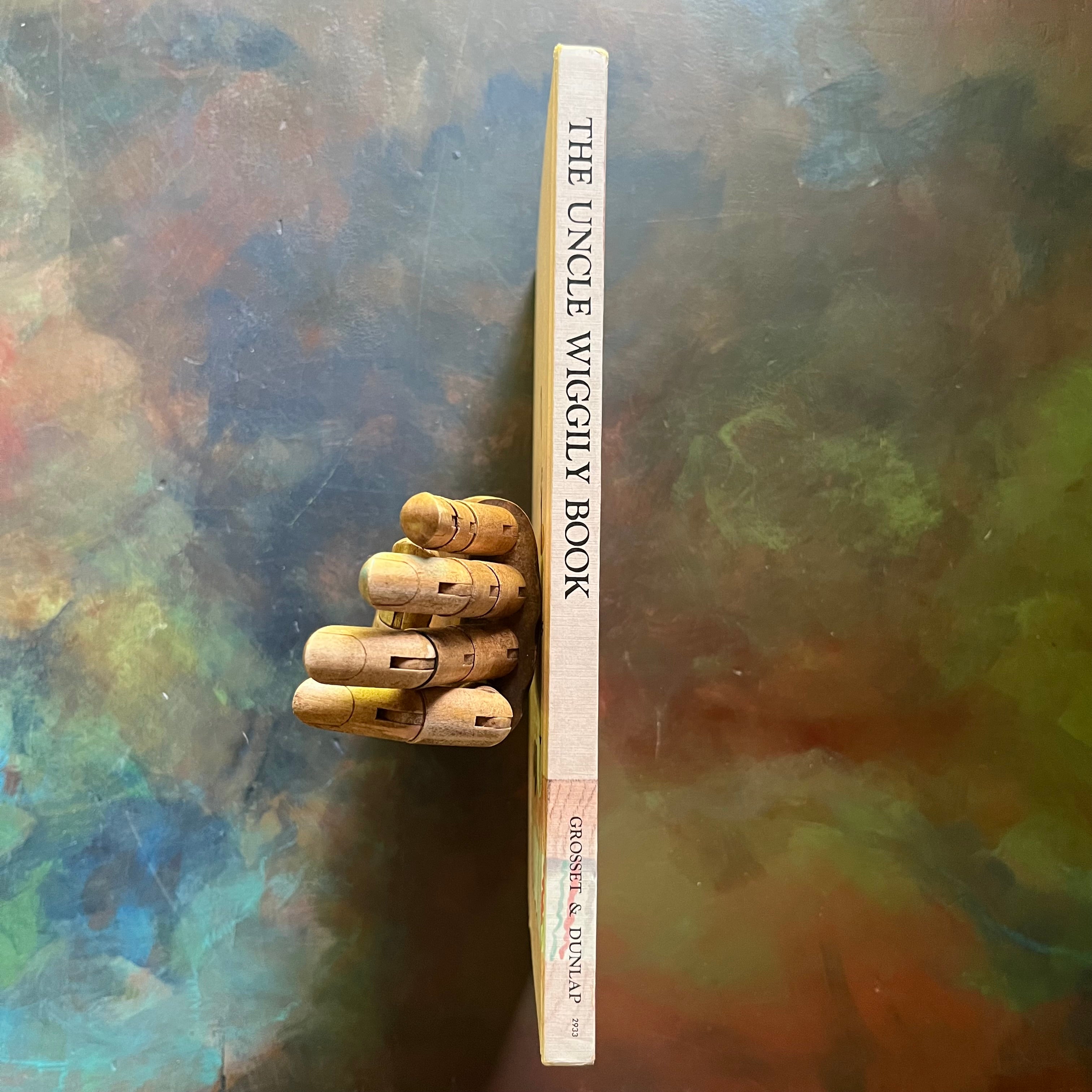 The Uncle Wiggily Book-The Rabbit Gentleman's Adventures by Howard R. Garis-illustrations by Carl & Mary Hauge-vintage children's storybook-view of the spine
