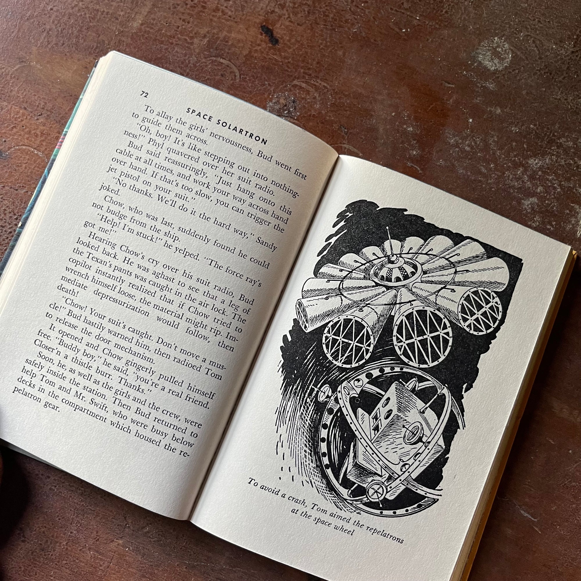 vintage children's chapter book, vintage adventure book, The New Tom Swift Jr. Adventures Book - Tom Swift & This Space Solartron written by Victor Appleton II with illustrations by Graham Kaye - view of the illustrations