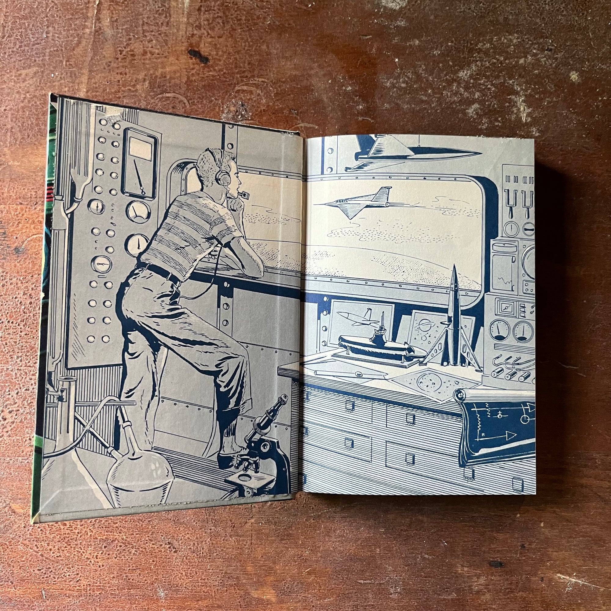 vintage children's chapter book, vintage adventure book, The New Tom Swift Jr. Adventures Book - Tom Swift & This Space Solartron written by Victor Appleton II with illustrations by Graham Kaye - view of the inside cover