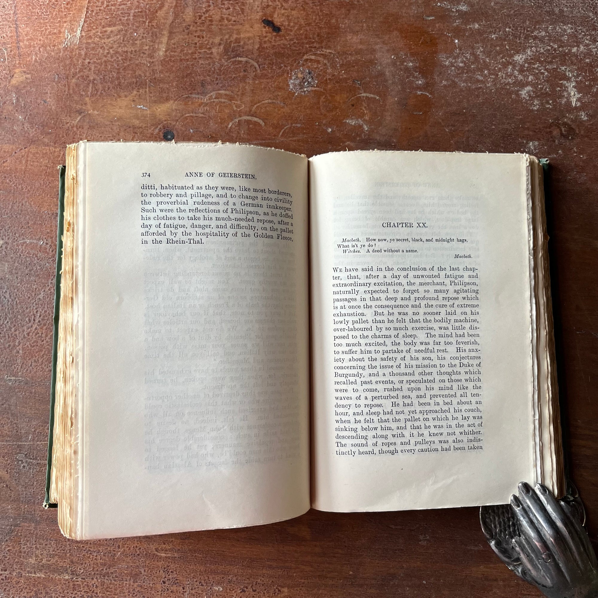 antique book, classic literature - Waverly Novels Border Edition:  Anne of Geierstein written by Sir Walter Scott, Bart. published in 1899-edited by Andrew Lang - view of the type inside the book