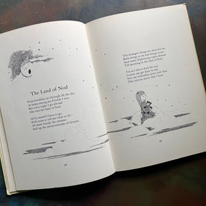 a-childs-garden-of-verses-robert-louis-stevenson-gyo-fujikawa-classic-poetry-for-children-vintage-childrens-books-view of one of the poems with black and white illustrations