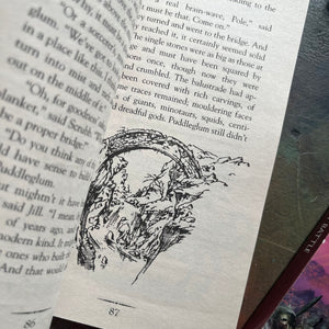 vintage children’s books-box set–The Chronicles of Narnia Complete Box Set written by C. S. Lewis-classic children's books that should be on every child's bookshelf - view of the illustration sample you will find within the pages