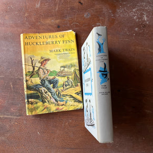 Log Cabin Vintage – vintage children’s book, children’s book, chapter books, Junior Deluxe Editions – Adventures of Huckleberry Finn by Mark Twain with illustrations by Richard M. Powers - view of the spine