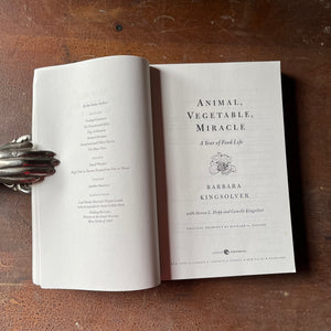 Animal, Vegetable, Miracle A year of Food Life by Barbara Kingsolver - view of the title page