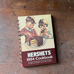 ヴィンテージ 洋書 1930年代 Hershey’s cookbook Found my grandmother's 1930 Hershey Recipe Book! : r/Old_Recipes