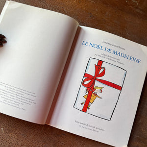 Log Cabin Vintage - vintage children's book, children's book, picture book – Le Noel de Madeline by Ludwig Bemelmans - a 1998 French Edition - view of the title & copyright pages