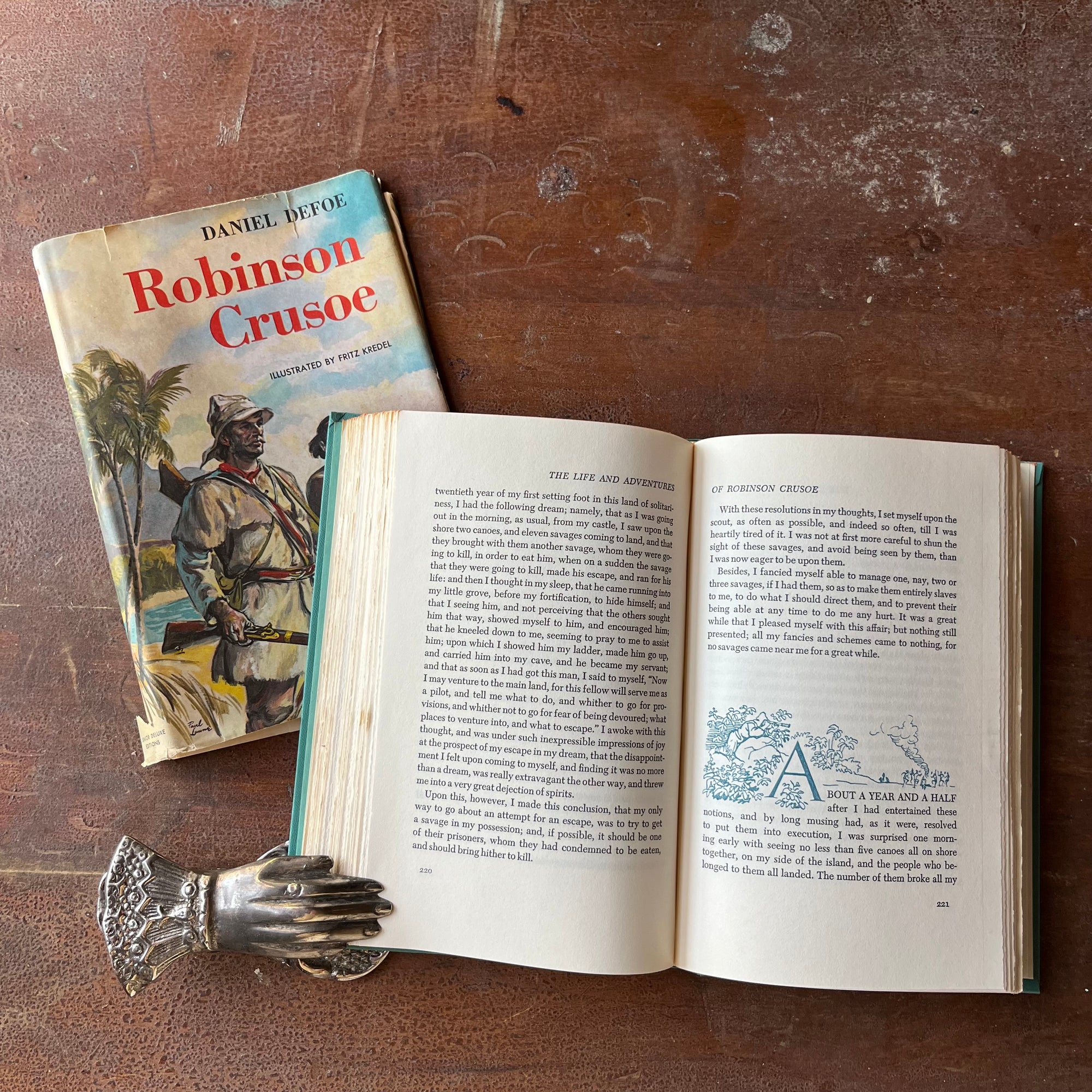 Log Cabin Vintage – vintage children’s book, children’s book, chapter books, Junior Deluxe Editions – Robinson Crusoe by Daniel DeFoe with illustrations by Fritz Kredel - view of the chapter heads