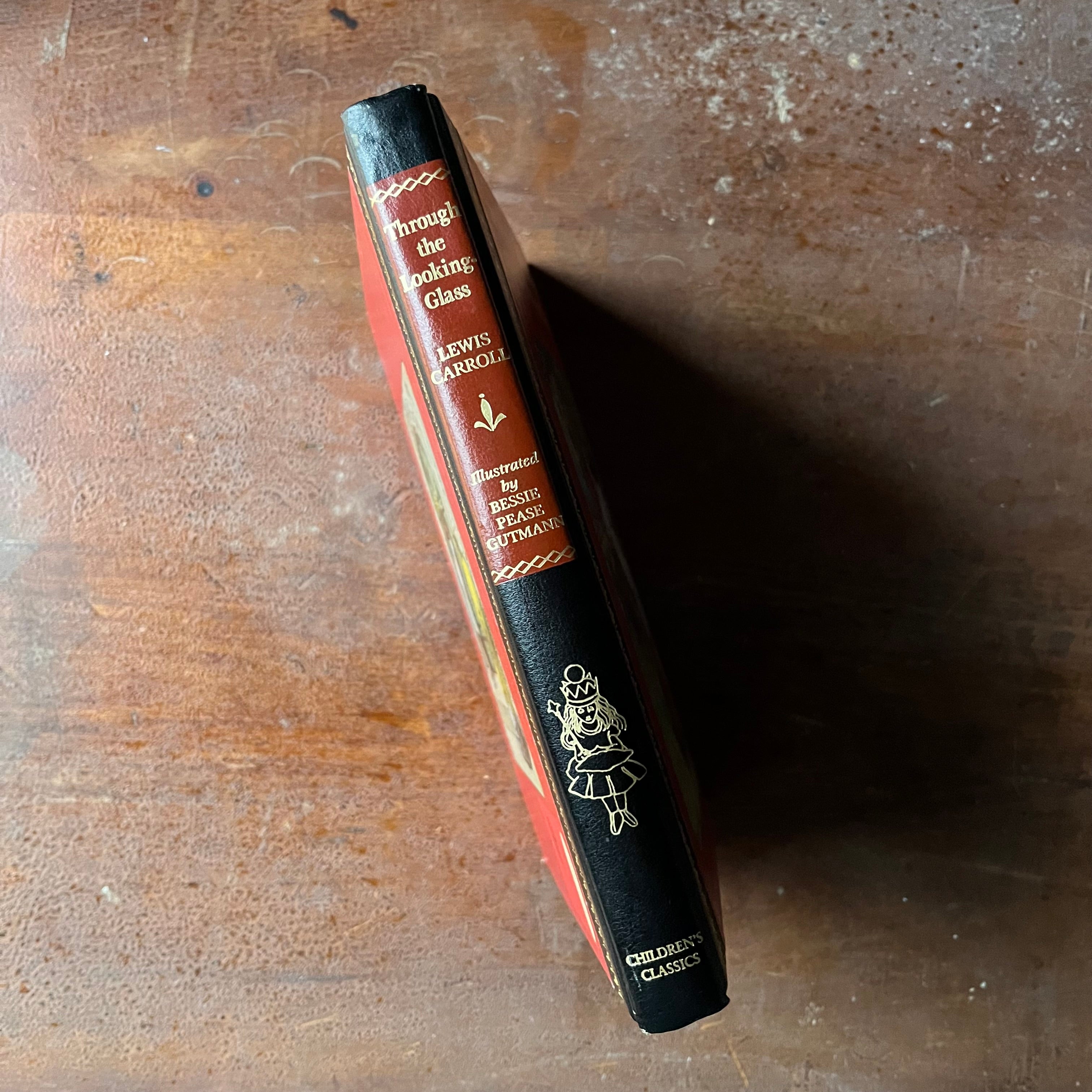 Log Cabin Vintage – vintage children’s book, children’s book, chapter book, Children's Classics Edition - Through the Looking Glass and What Alice Saw There by Lewis Carroll with color illustrations by Bessie Pease Gutmann and drawings by John Tenniel - view of the spine
